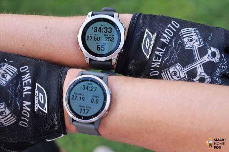 Man sieht verschiedene Smartwatches am Arm.